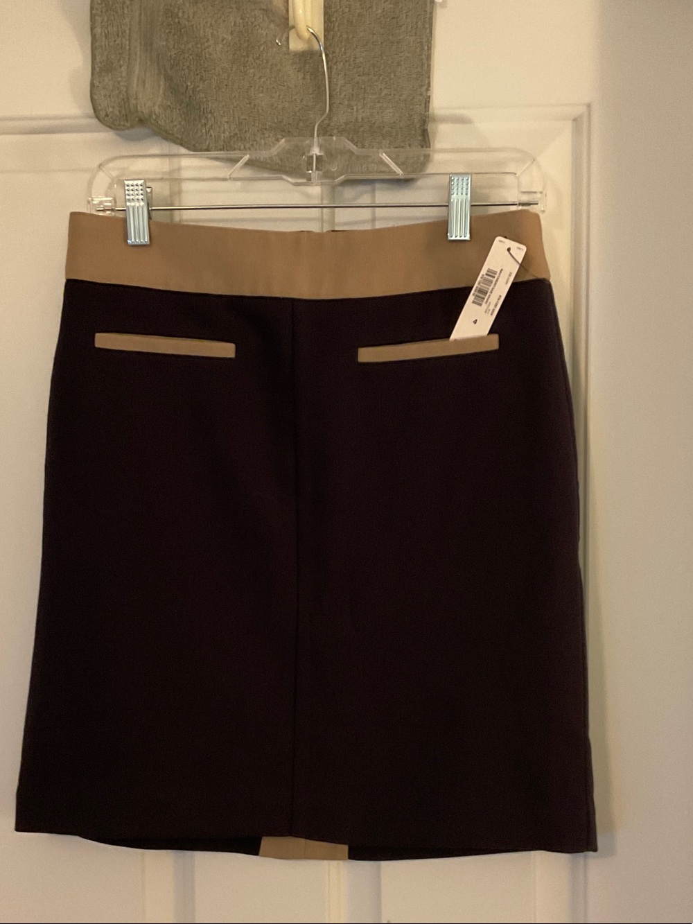 Worthington Women’s Black Skirt with Tan Waistband Sz 4